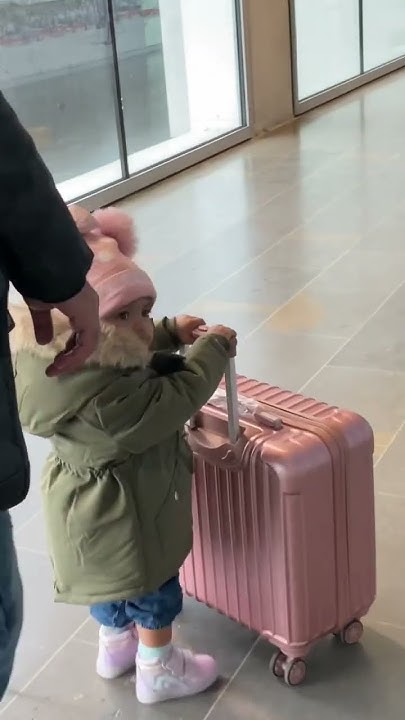 kiki-s-favourite-thing-to-do-at-airport-youtube
