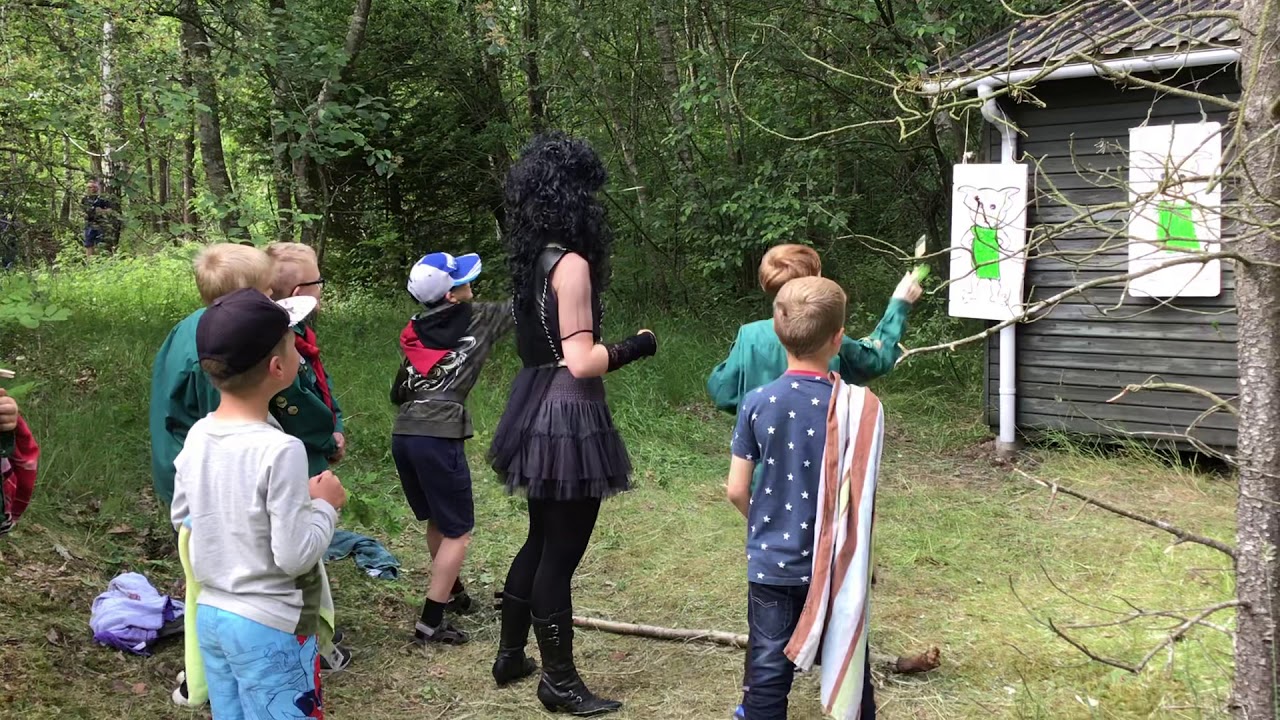 MUS-lejr 2019: Ulvene kaster med dartpile efter Dobby