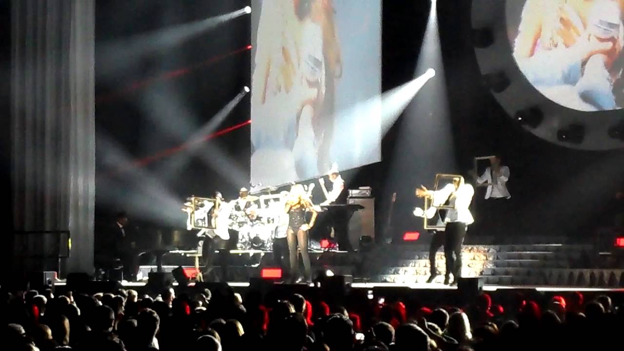 Mariah Carey-Touch My Body +A mix of Songs@The Hydro,Glasgow(15/03/16)