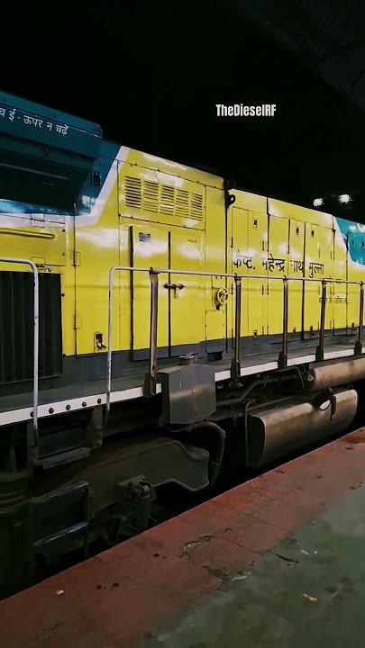 Crazy EMD Diesel Engine Humming Sound! WDP4D EMD Locomotive #indianrailways #wdp4d #emdlocomotive
