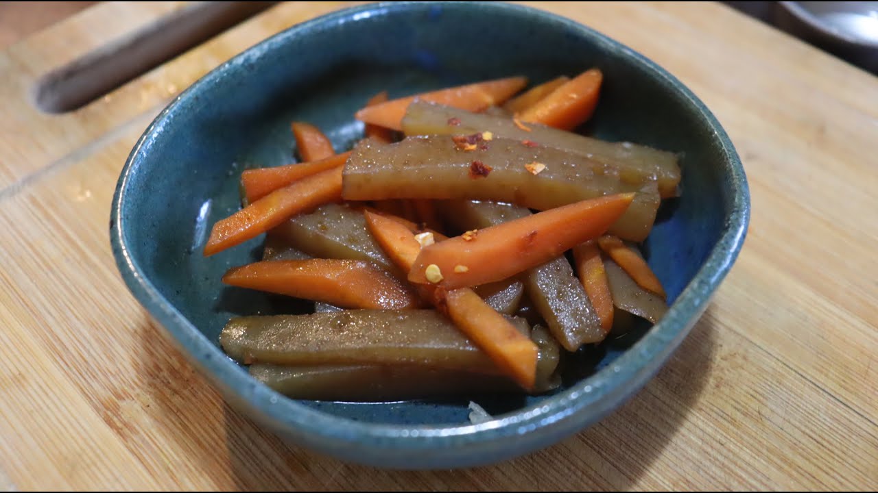 Konnyaku Kimpira - Refogado de Konnyaku e Cenoura