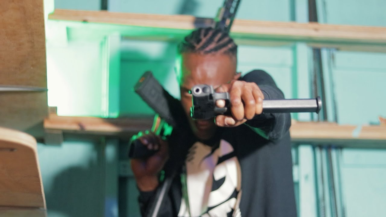 Guarda MadRas - Danger (Official Video) su YouTube Guarda MadRas - Danger (Official Video) su YouTube