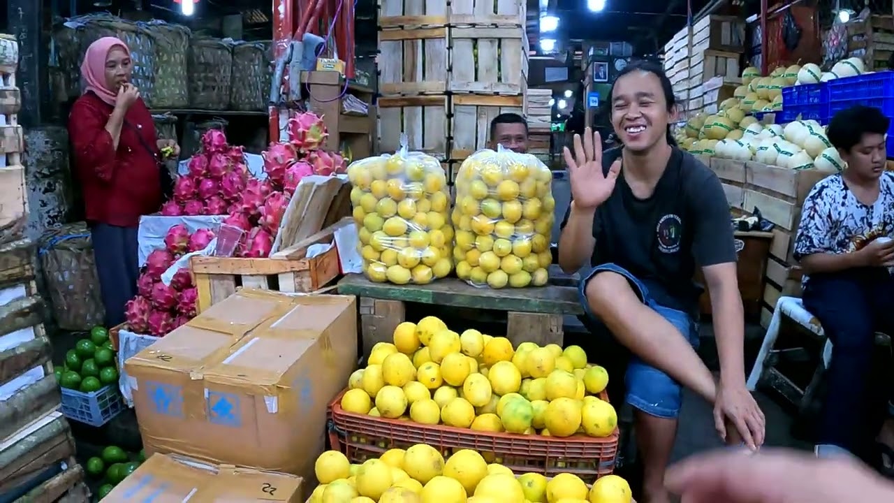 印尼水果批发市场，蛇皮果，木瓜，菠萝，芒果， 价格真便宜啊！919