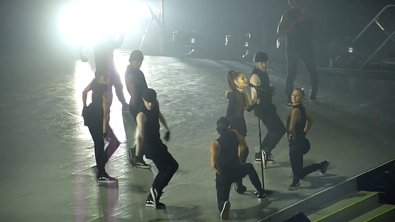 ARIANA GRANDE Be Alright + Everyday Live Opening Concert 2017 Paris HD