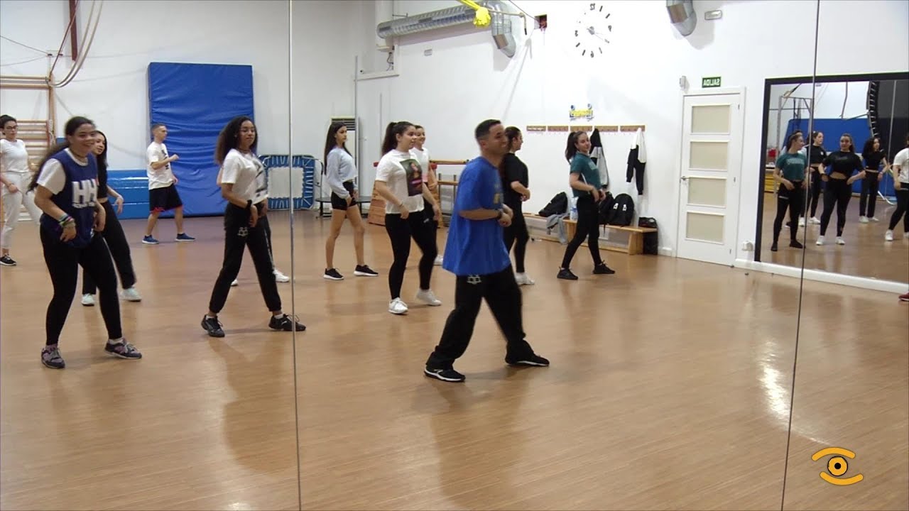 Noticia de Lugo: Gravitty, unha  escola que mestura danza, ximnasia e  espectáculos