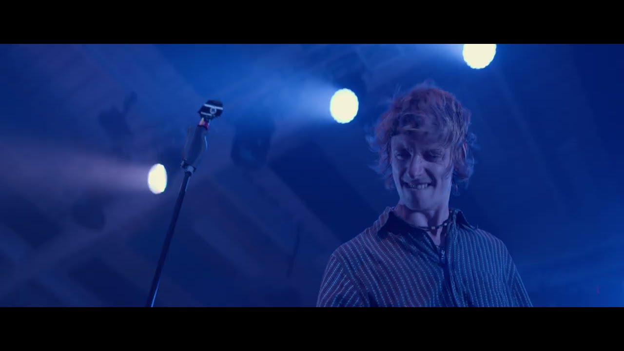 Obejrzyj Leaves in Flames - Red Light (Live) w YouTube Obejrzyj Leaves in Flames - Red Light (Live) w YouTube