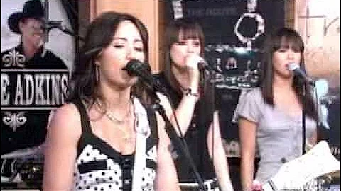 Second Cup Cafe:  KT Tunstall (CBS News)
