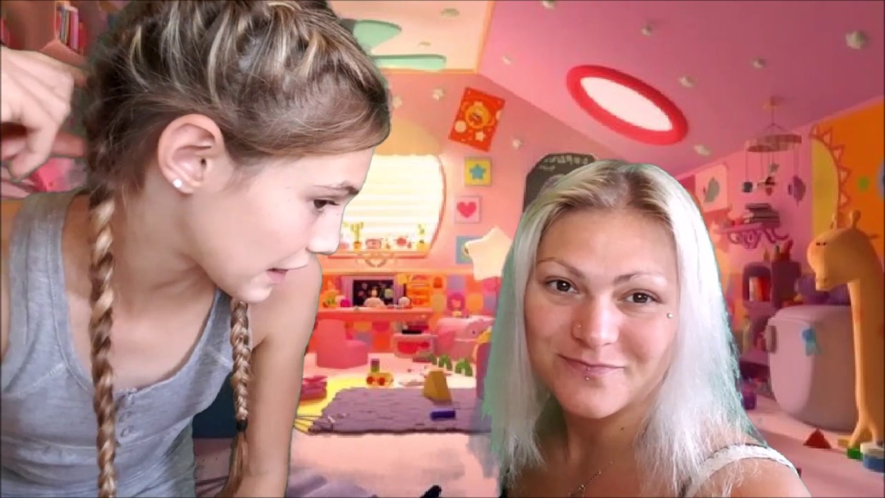 ASMR : Coiffure de Petite Fille dans une Chambre de Petite Fille