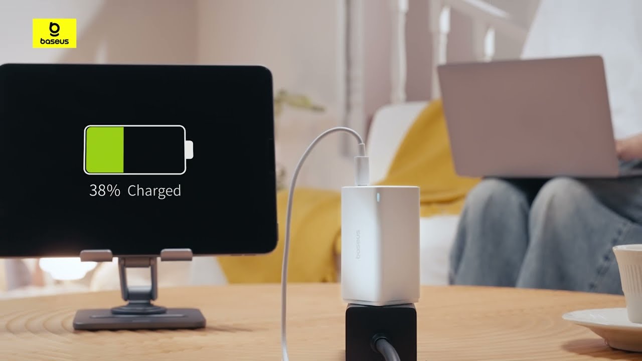 Baseus GaN6 Pro 100W-os gyorstöltő 2xType-C+2xUSB, tablethez, notebookhoz is, kábellel