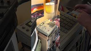 What's On My MPC? 'Baroque' Beat made 100% on the Akai Mpc 2000 Sampler.