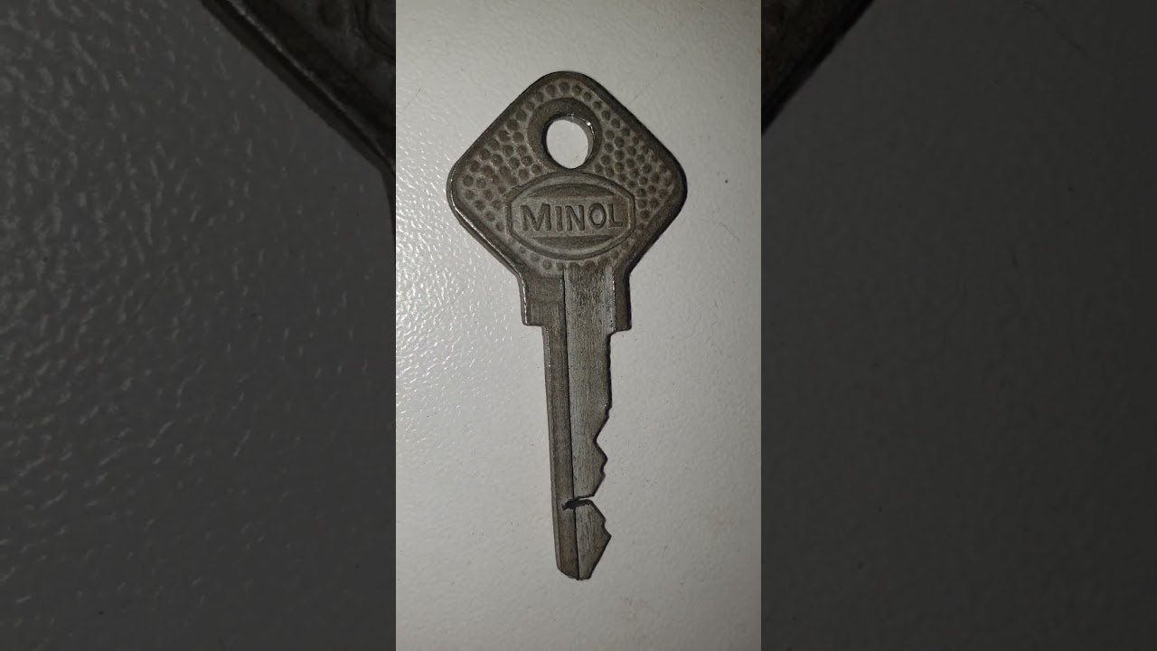 Minol DDR Tankstelle Nachttankbox BAB Key