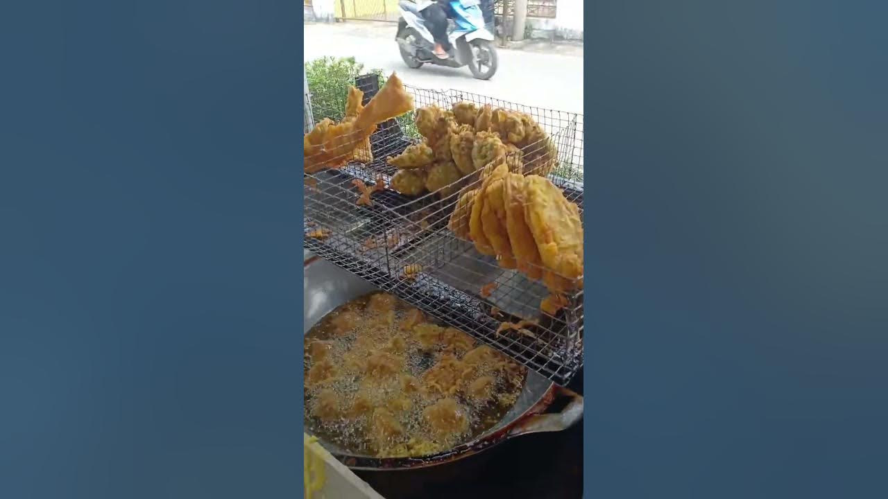 GORENGAN KRISPI DI GORENG DI TEMPAT