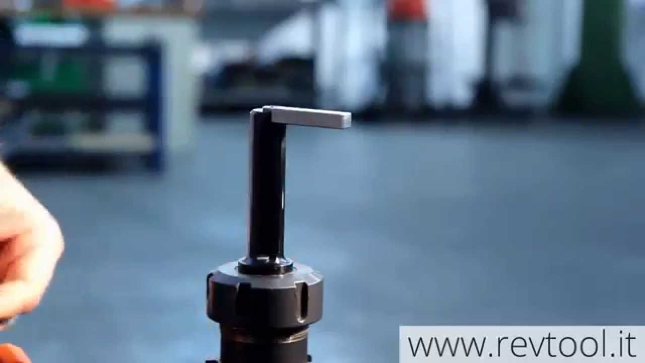 Монтаж выравнивающей плиты на инструмент REV Broaching Tool для обрабатывающих центров.