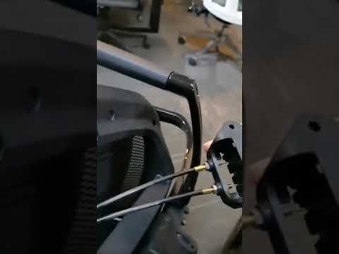 COUGAR ARGO-how to change the Plastic pad- step 1 unscrew