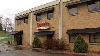 Thieves strike sports memorabilia shops