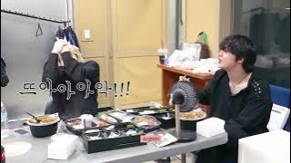 Moonbin vs foodπ #astro #mj #jinjin #chaeunwoo #moonbin #rocky #sanha #aroha