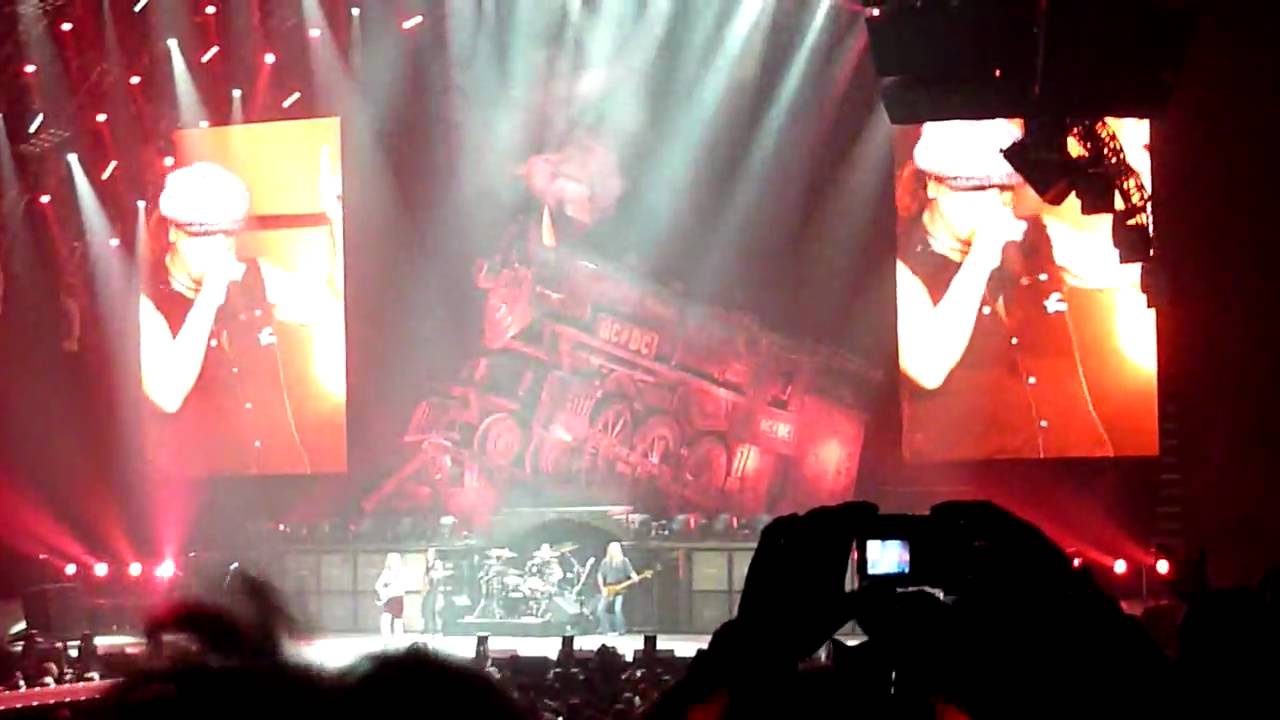 AC/DC - TNT -- Live at MGM Garden Las Vegas April 2010 - ACDC - YouTube
