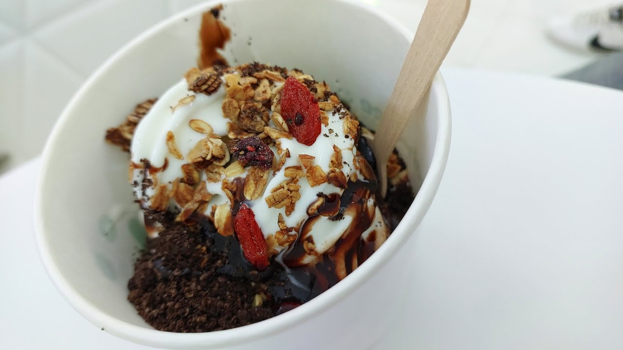 TAHMEE Frozen Yogurt and Drinks at Timog Avenue in Quezon City (w