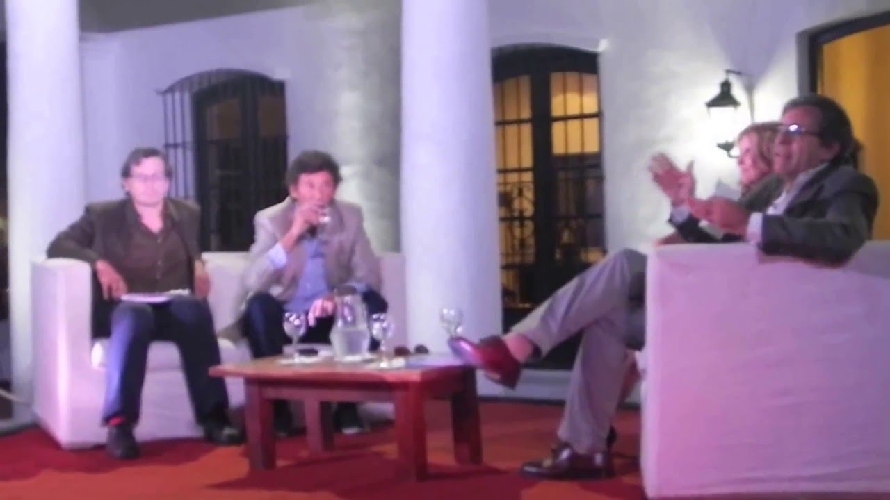 Carlos Raimundo Roberts, presentador y columnista de La Nación - YouTube