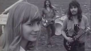 Video thumbnail of "Ő még csak most tizennégy - LGT (Hang: 1973, Kép: 1974)"