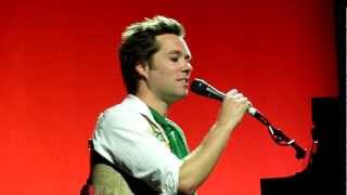 Rufus Wainwright chante "A la claire fontaine" chords