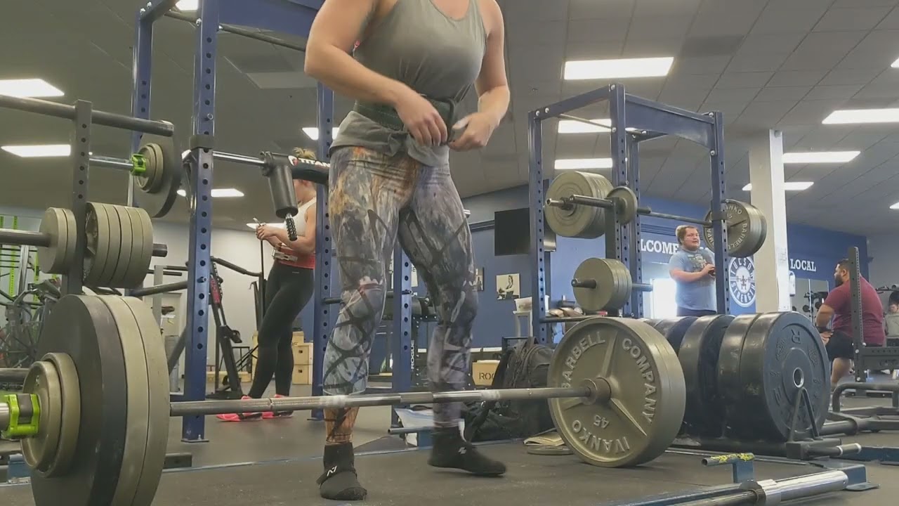 W12 D4 sumo DL set 2 @ 8.5 (245#)