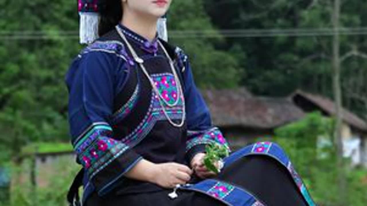 歌有点长，耐心听完记得点赞哟😄#贵州山歌上热门 #布依族 #布依之女陈艳