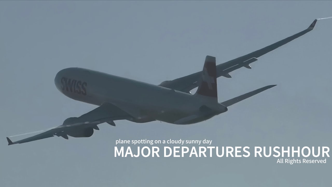 Plane spotting At Zurich airport during Rushhour on a sunny day on 01.01.26