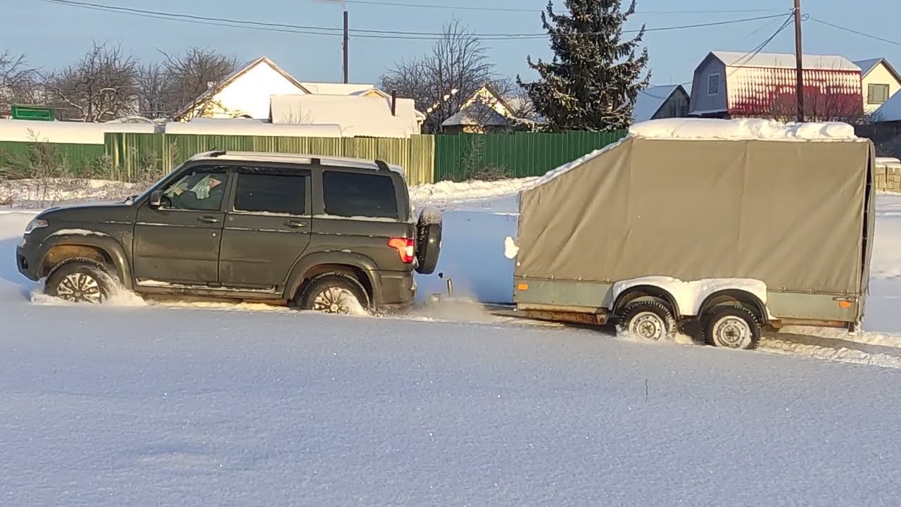 УАЗ ПАТРИОТ с прицепом едет по снегу и делает дела - YouTube