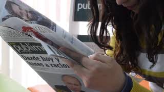 Woman Reading Newspaper screenshot 3