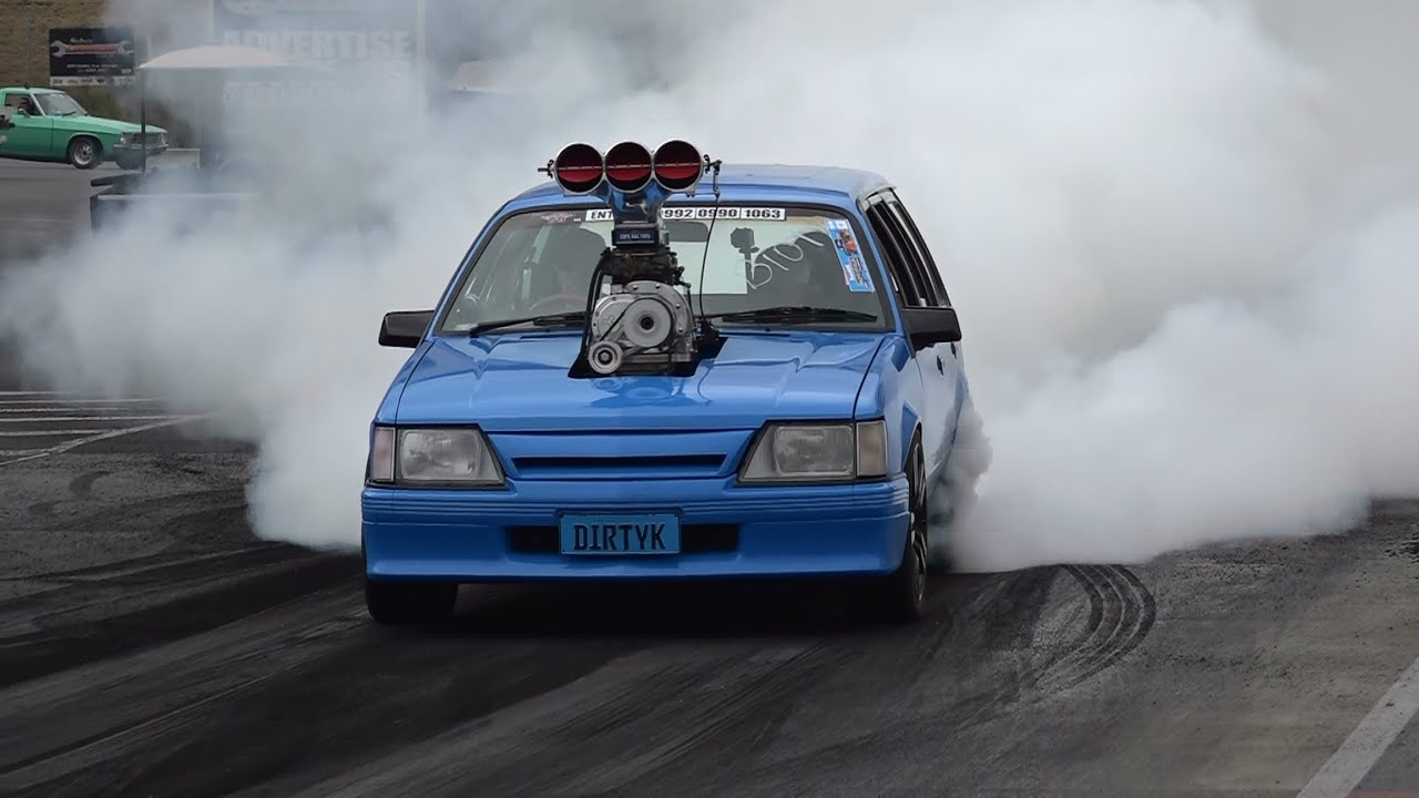 SUPERCRUISE SKIDS AT SUPERNATS 2016 - YouTube