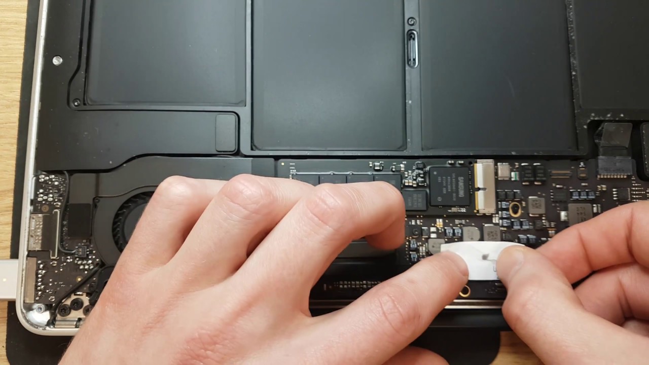 Apple MacBook Air A1466 13.3" How to detect motherboard problem - YouTube