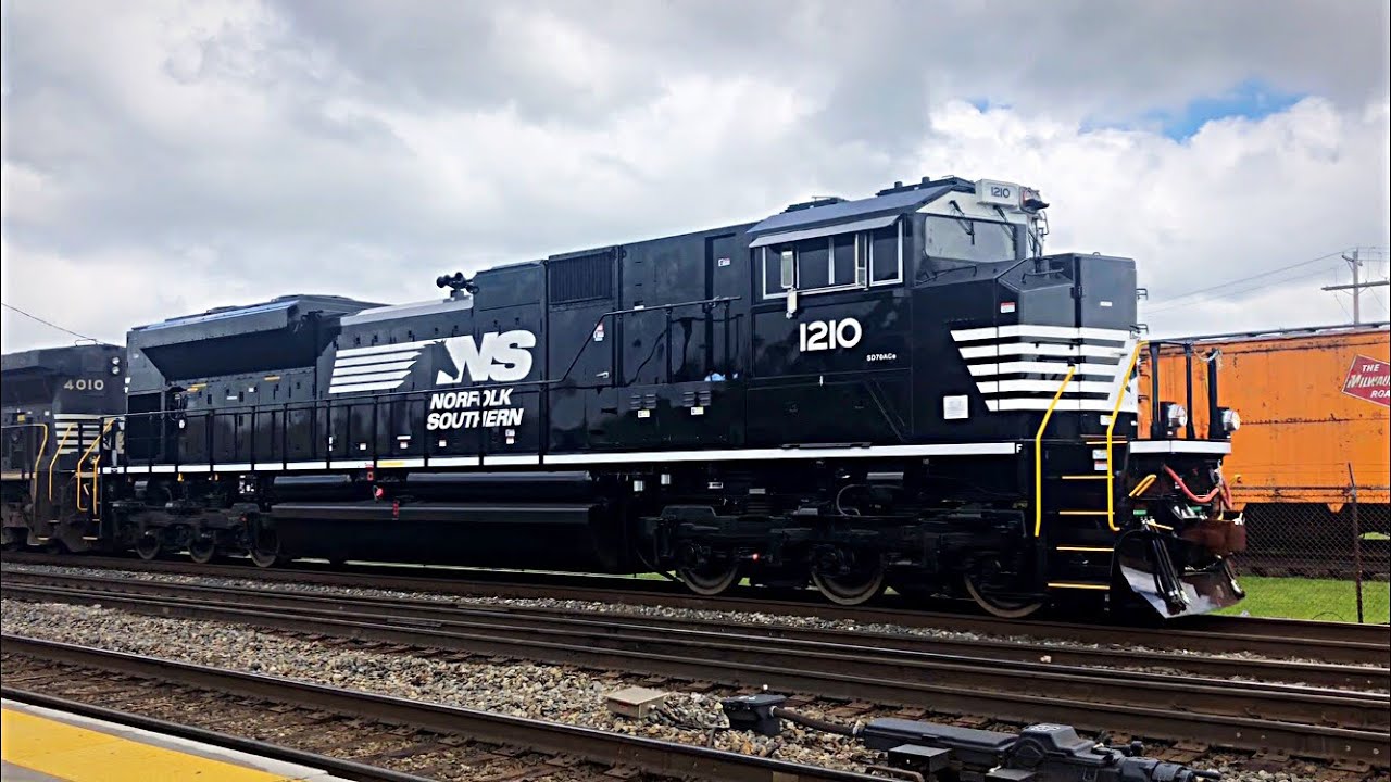 Trains of Elkhart Indiana 