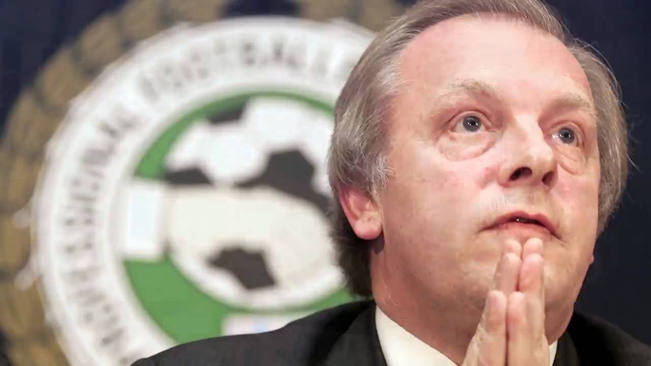 Nick Davies on phone hacking, Murdoch and News of the World (2011)