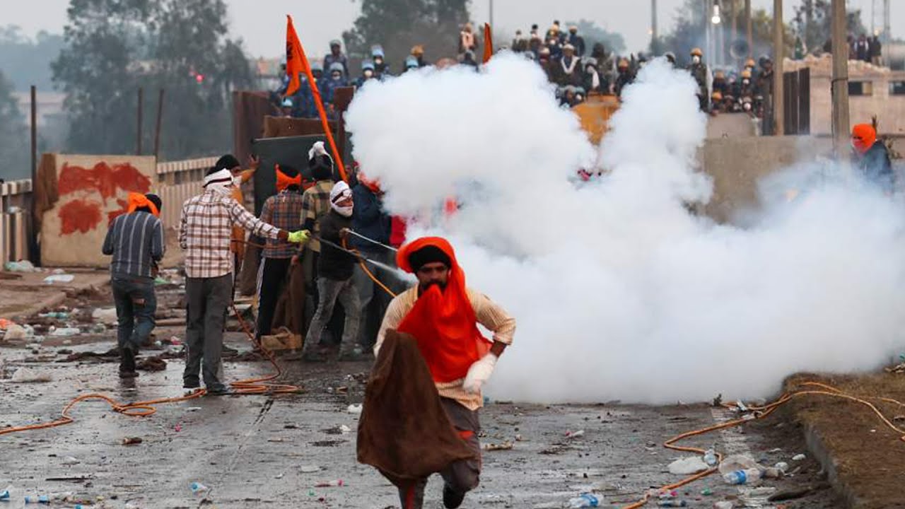 Протесты в Индии набирают обороты. Фермеры блокируют движение по автотрассам и железным дорогам
