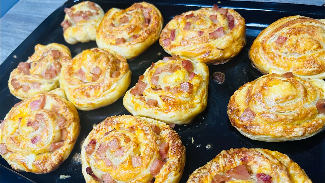 Easy mini puffy pizza 🍕🤤#KiddiesSchoolLunch - YouTube