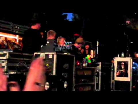 Green Day ~ Shoreline ~ Armstrongs & Emily's Army