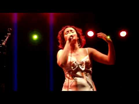MAYRA ANDRADE - Mix du concert C. C. Paul Bailliart Massy - 16/05/2009