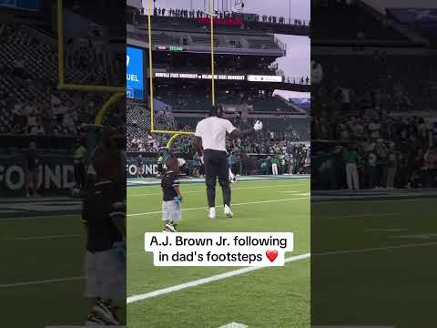 So cute 🥹 (via @eaglespr/TT)