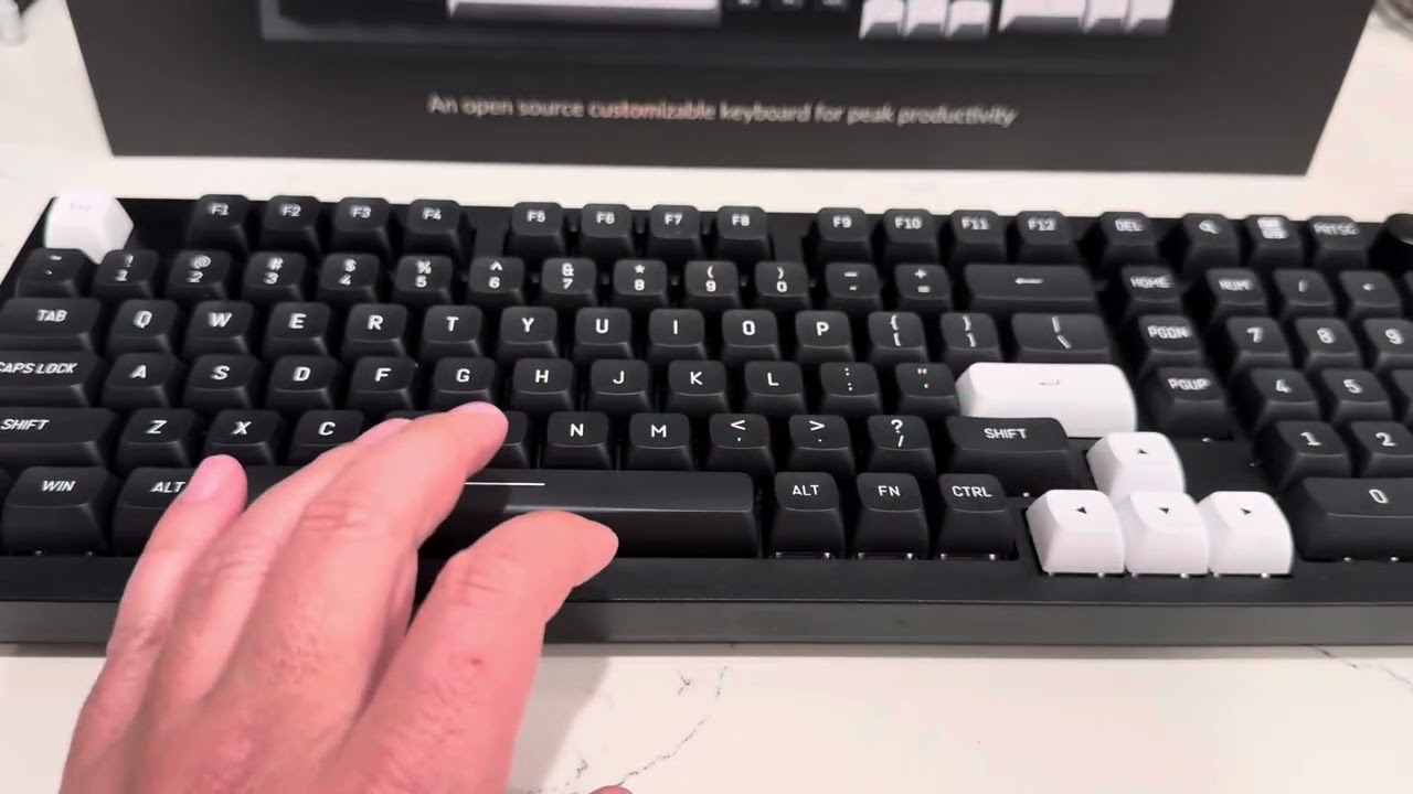 Keychron Q5 Max with tactile Banana Switches vs CSA profile keycaps with TTC Silent Bluish White V2