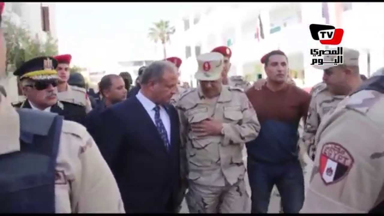 قائد الجيش الثالث الميداني يتفقد اللجان الانتخابية بالسويس