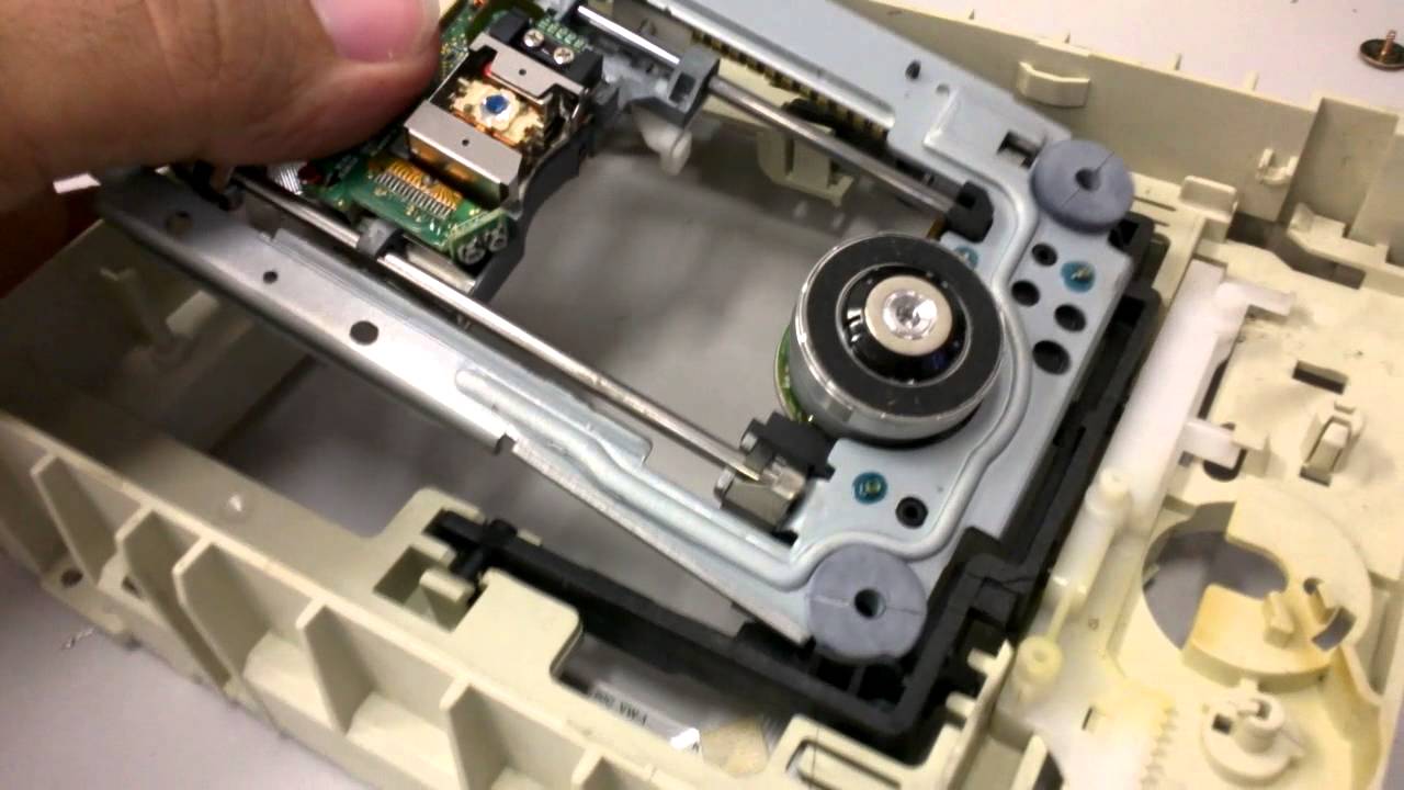 Disassembling a CD/DVD Reader The laser movementing mechanism YouTube
