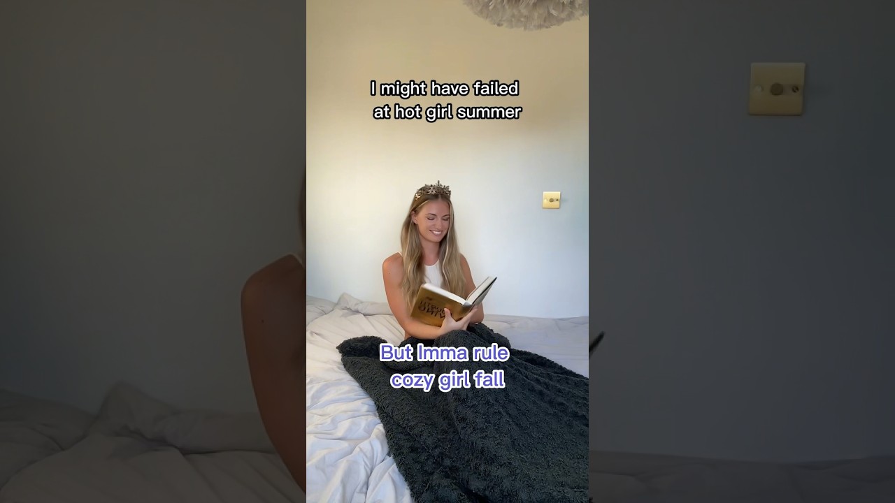 I’m ready for cozy girl fall and to be surrounded by all my books 😍 