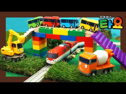 Learn Colors and London Bridge is <strong>Falling</strong> <strong>Down</strong> l Heavy Vehicles Lego Play l Tayo the Little Bus