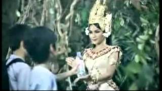 Download Lagu Eau kulen Water  Two Boy visiting Temple 30s 18h26mn MP3