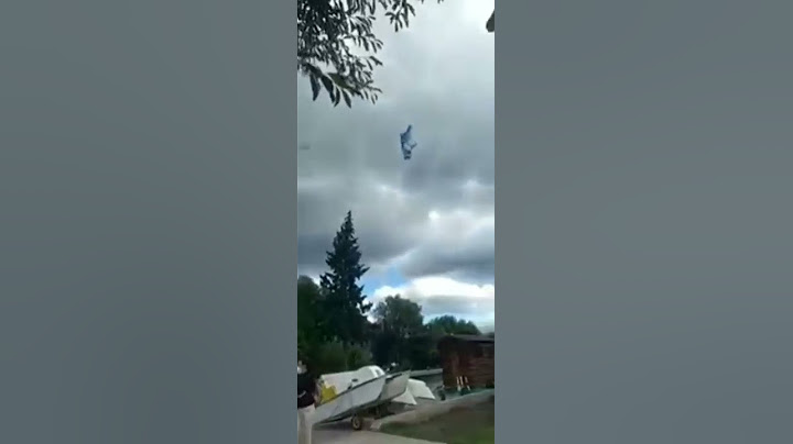 A RAÍZ DEL FUERTE VIENTO SE VOLÓ LA BANDERA DE PLAZA PAGANO
