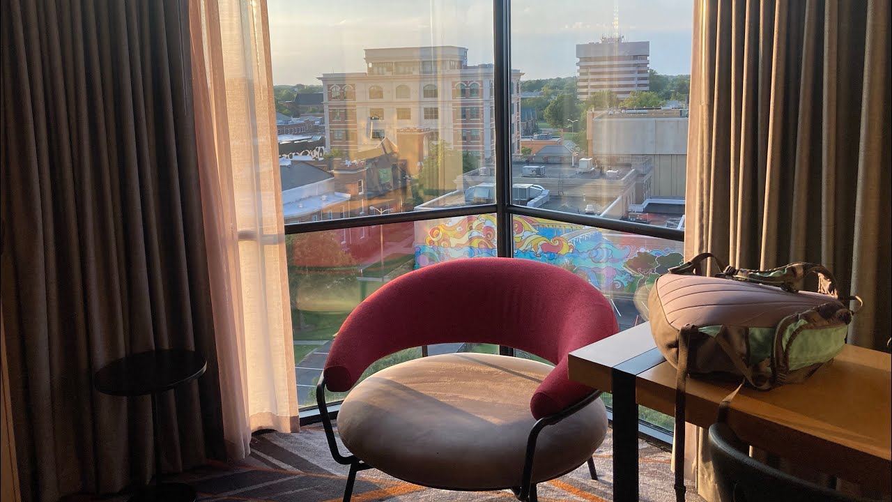 Getting a fancy hotel in Downtown Hampton, VA - YouTube