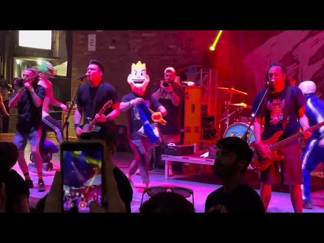 Less Than Jake - We’re All Dudes (first time live) / One Last Cigarette - FEST 21 - Gainesville, FL