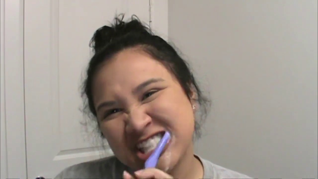 BRUSHING MY TEETH AND DOING MY MAKEUP IN 5 MINS CHALLENGE!!!!! YouTube