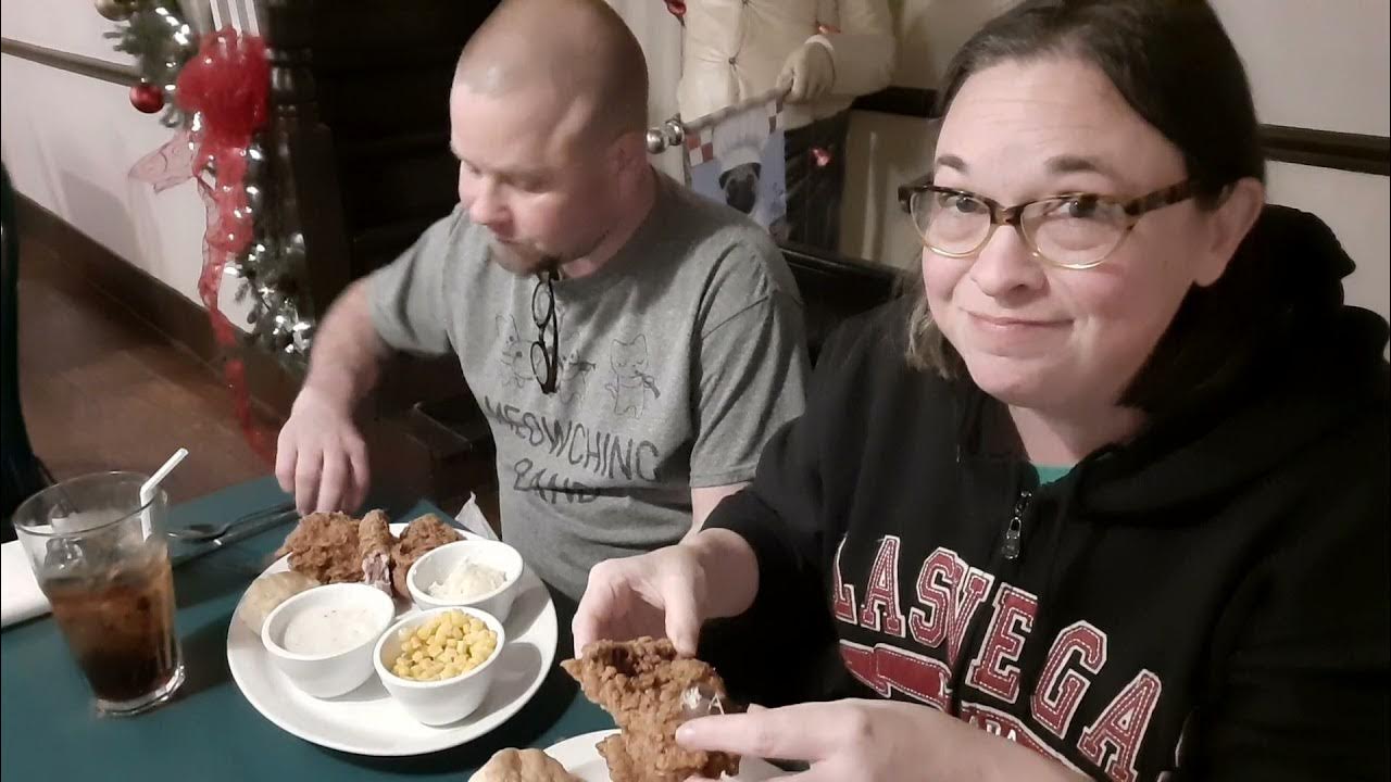 Kleptz Restaurant and Bar for Fried Chicken Tuesday! YouTube